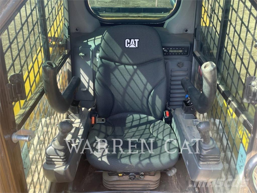 CAT 259D3 C3H2 Верижен товарач