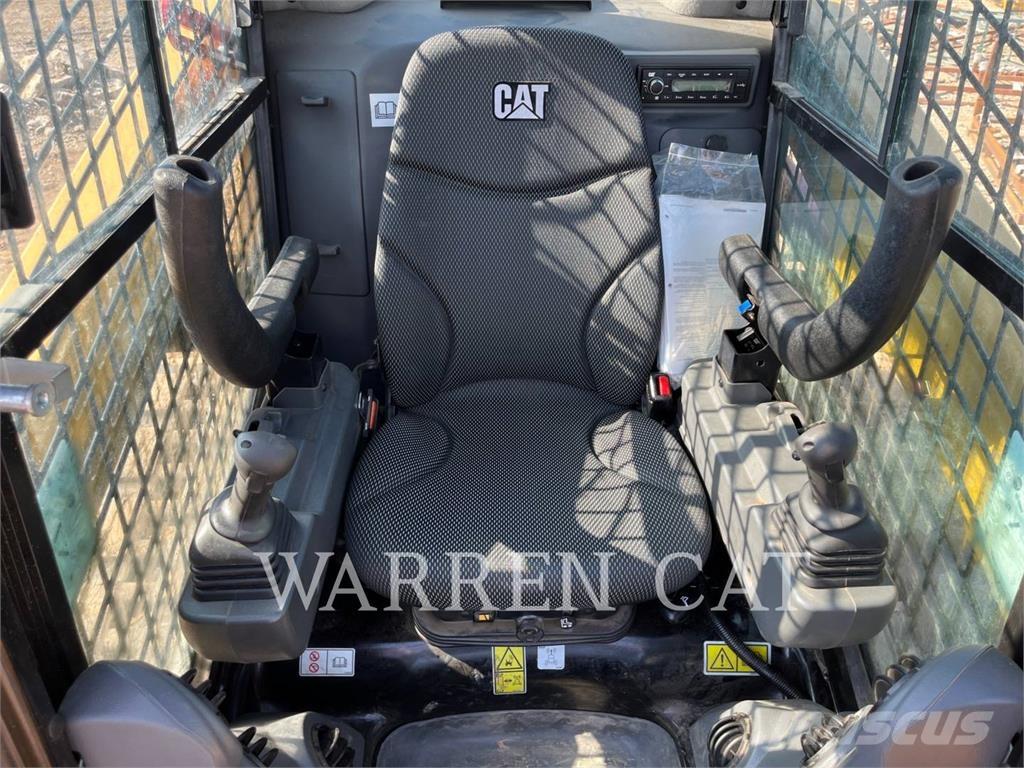 CAT 259D3 C3H2 Верижен товарач