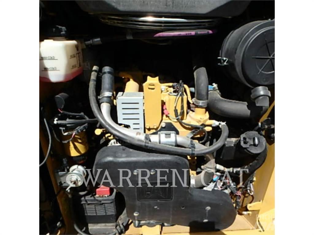 CAT 259D3 C3H3 Верижен товарач