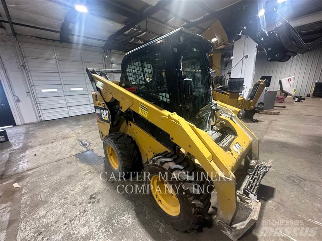 CAT 262D Мини товарачи
