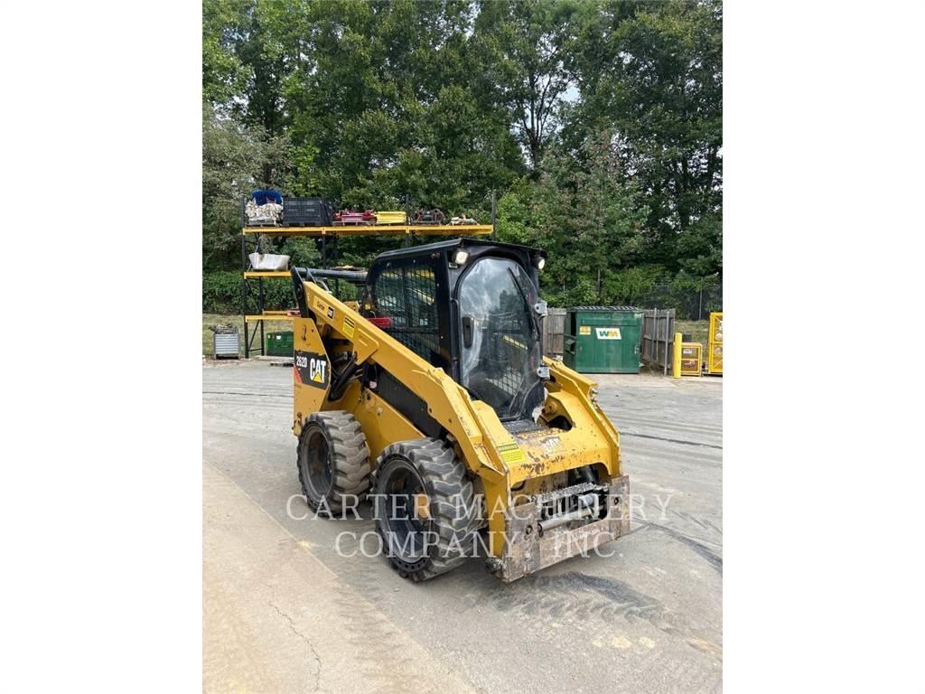 CAT 262D Мини товарачи
