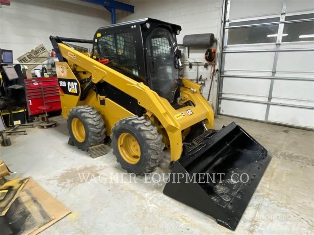 CAT 262D Мини товарачи
