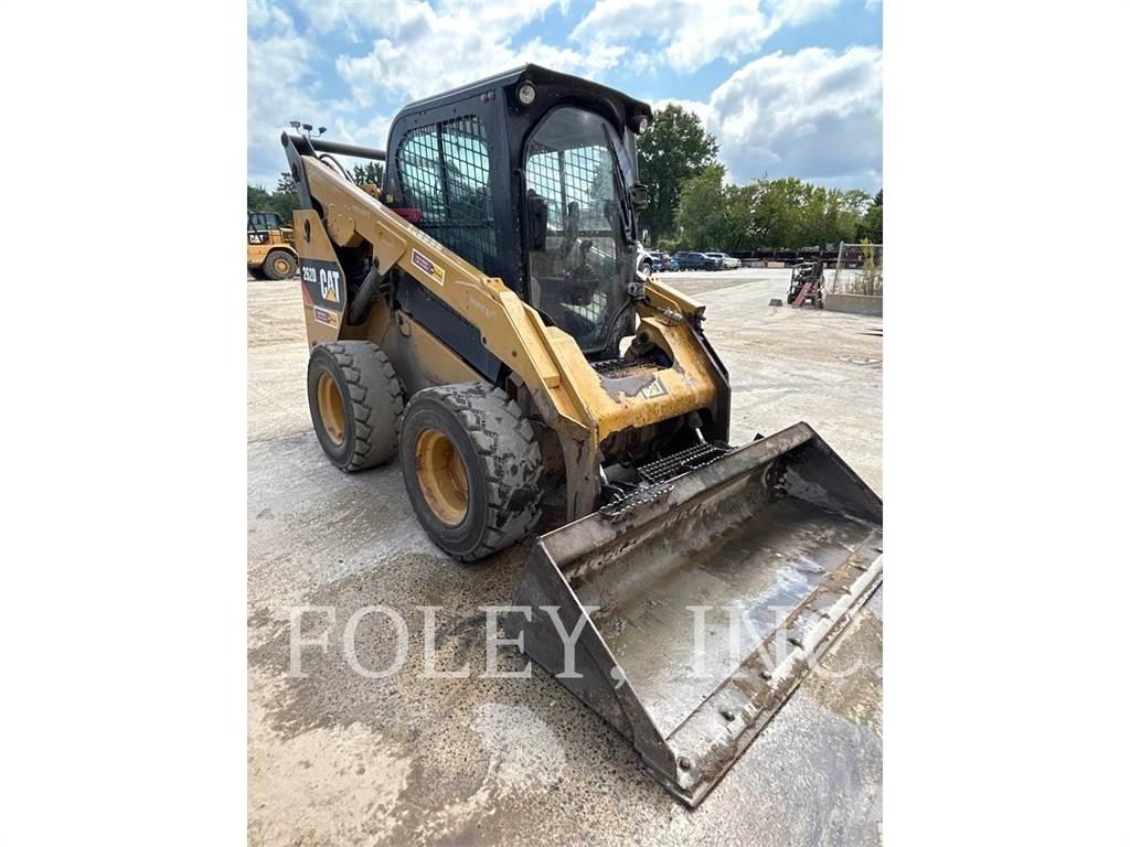 CAT 262D Мини товарачи
