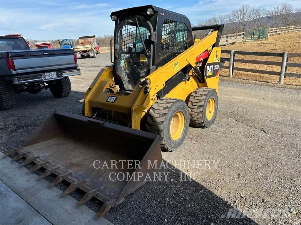 CAT 262D Мини товарачи
