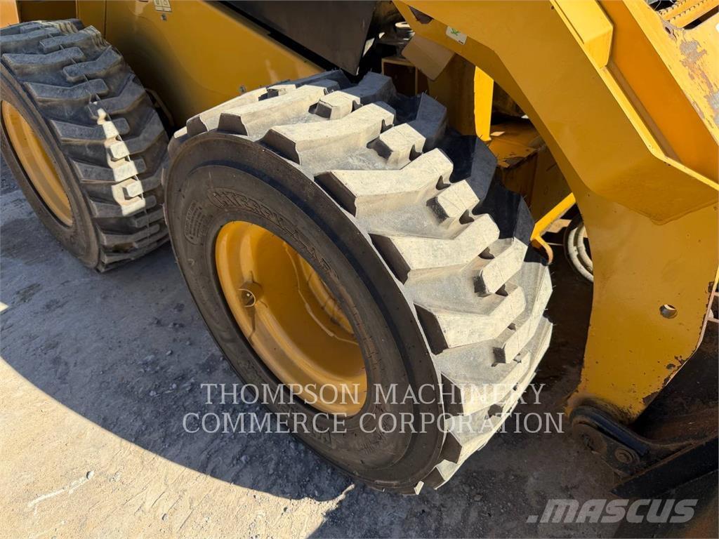 CAT 262D Мини товарачи
