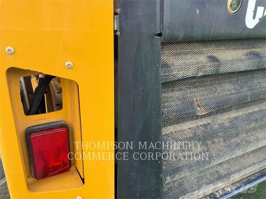 CAT 262D Мини товарачи
