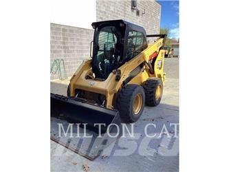 CAT 262D 3 Мини товарачи
