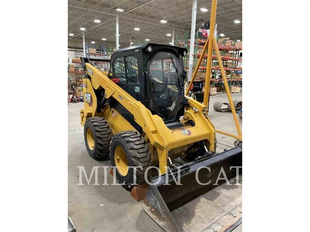 CAT 262D 3 Мини товарачи
