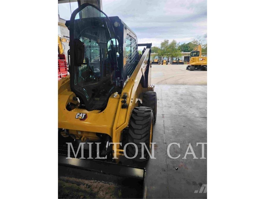 CAT 262D 3 Мини товарачи
