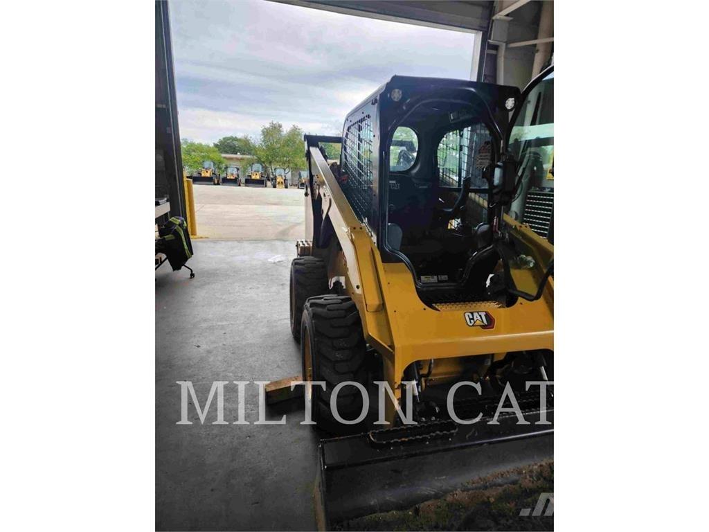 CAT 262D 3 Мини товарачи
