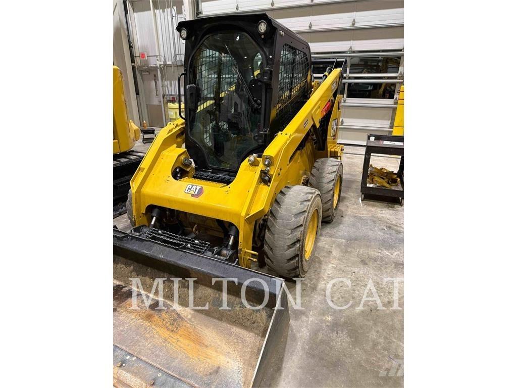 CAT 262D 3 Мини товарачи
