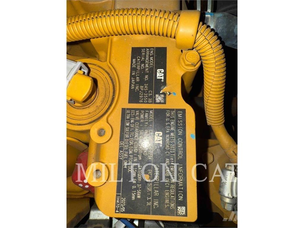 CAT 262D 3 Мини товарачи
