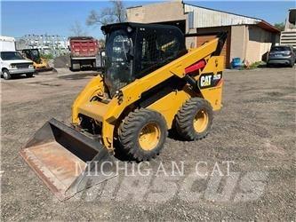 CAT 262D A2HQ Мини товарачи
