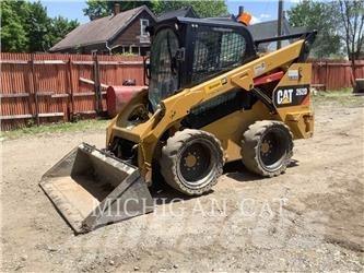 CAT 262D A2Q+ Мини товарачи
