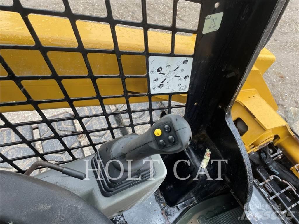 CAT 262D3 Мини товарачи
