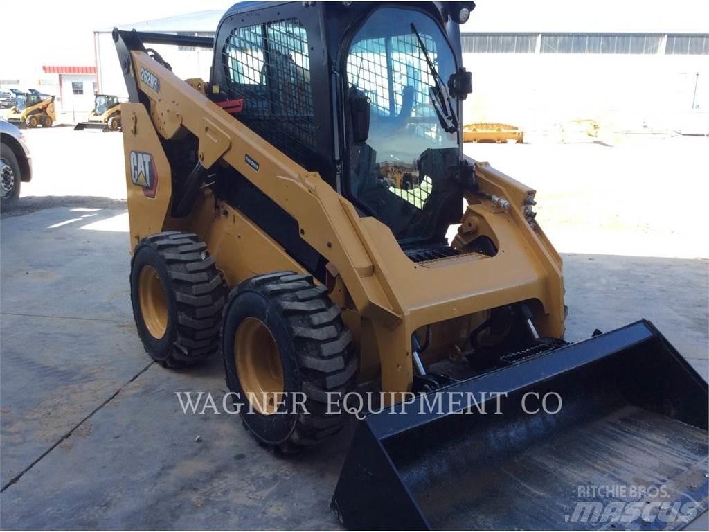 CAT 262D3 Мини товарачи
