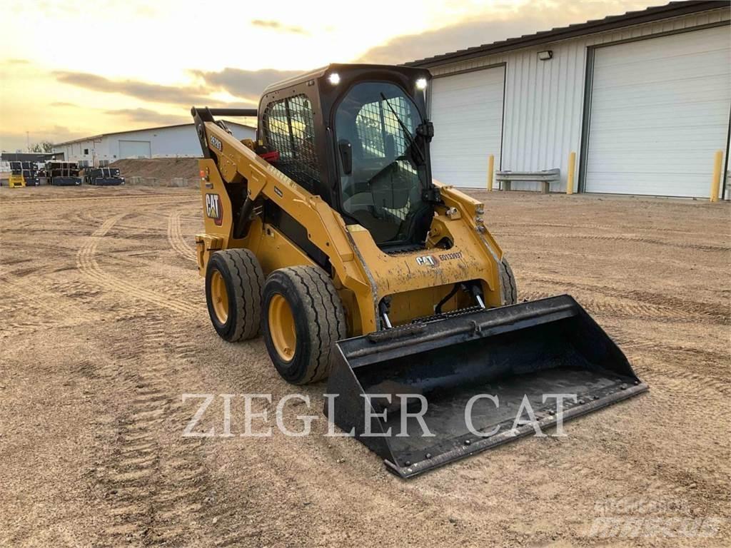 CAT 262D3 Мини товарачи
