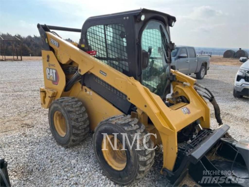 CAT 262D3 Мини товарачи
