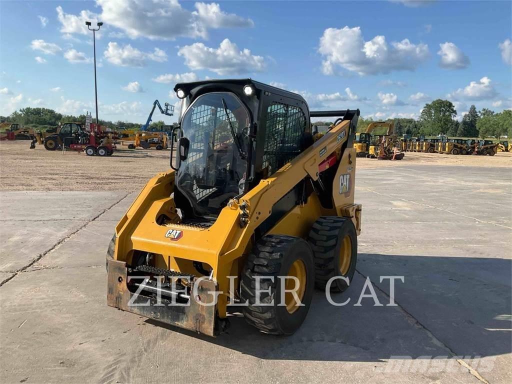 CAT 262D3 Мини товарачи
