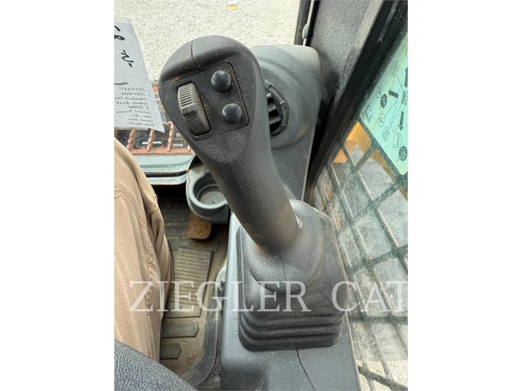 CAT 262D3 Мини товарачи
