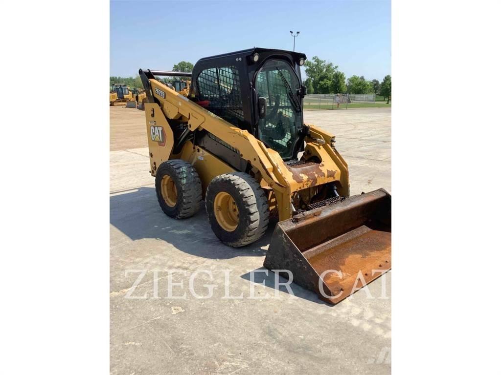 CAT 262D3 Мини товарачи
