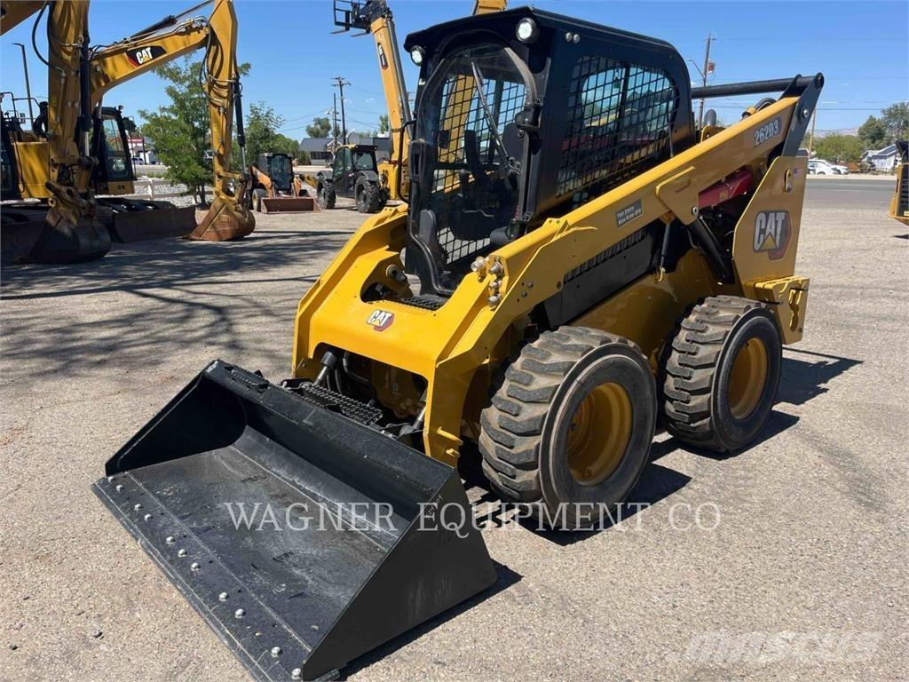 CAT 262D3 Мини товарачи
