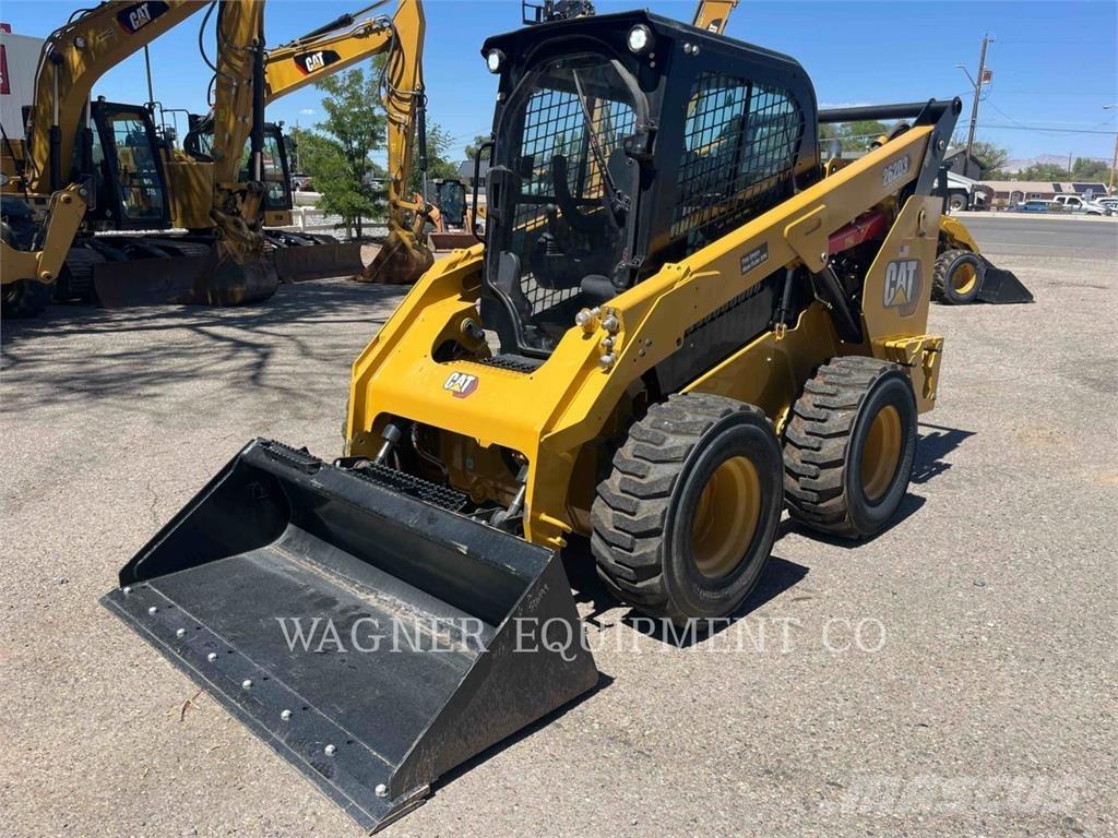 CAT 262D3 Мини товарачи
