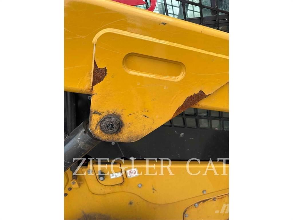 CAT 262D3 Мини товарачи
