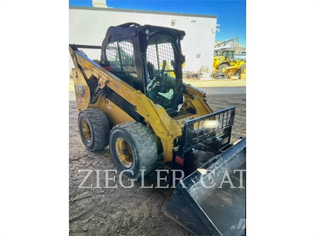 CAT 262D3 Мини товарачи
