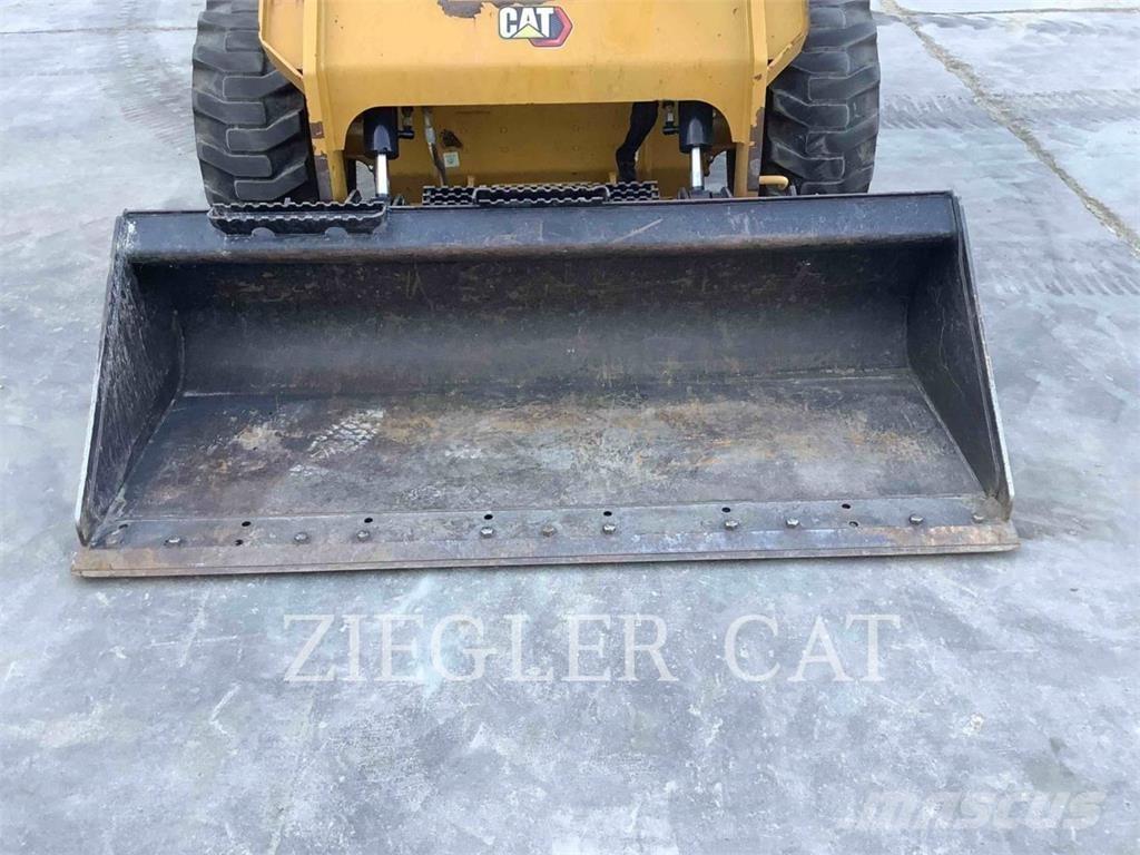 CAT 262D3 Мини товарачи
