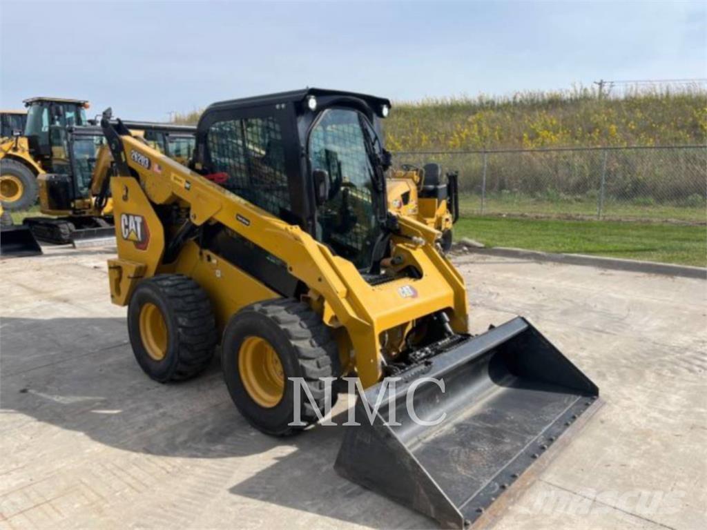 CAT 262D3 Мини товарачи
