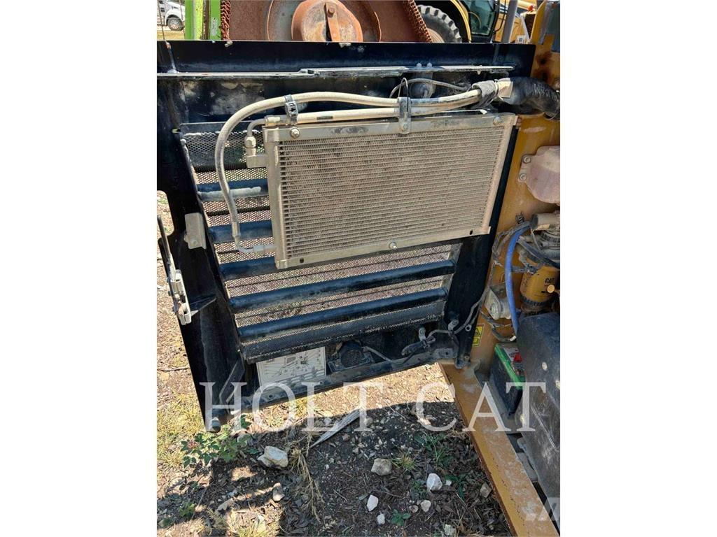 CAT 262D3 Мини товарачи
