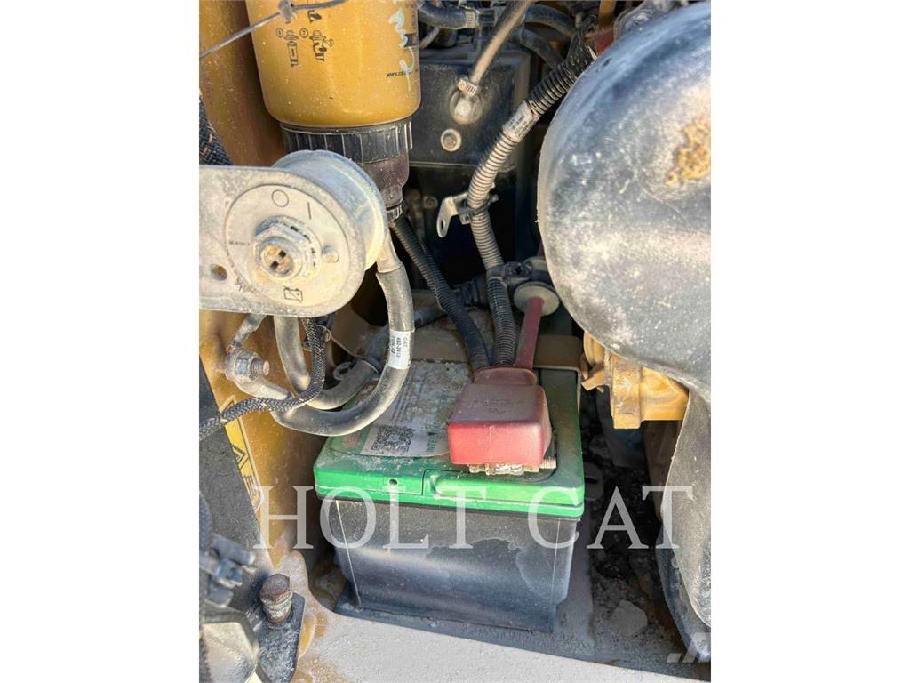 CAT 262D3 Мини товарачи
