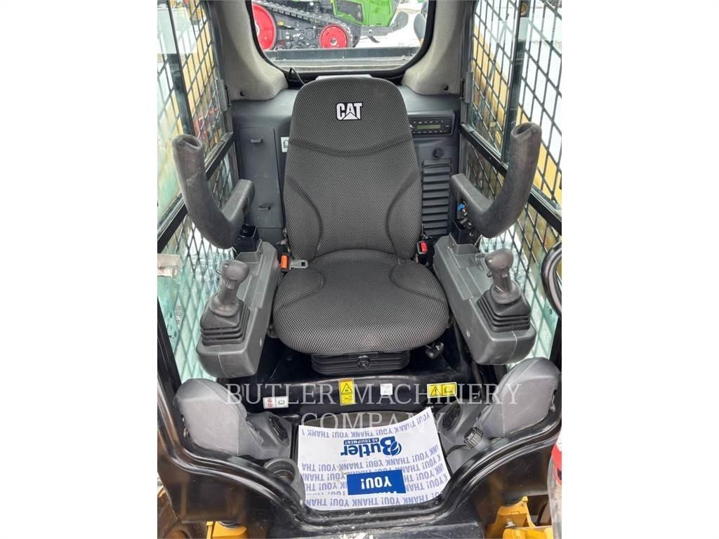 CAT 262D3 C3H3 Мини товарачи
