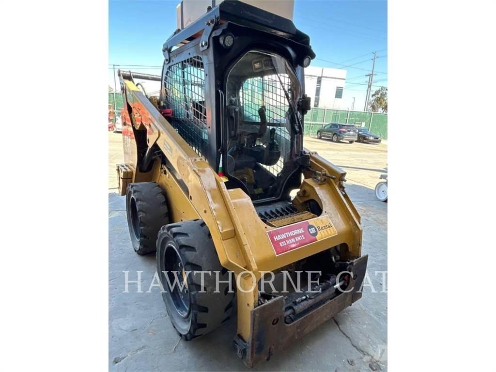 CAT 262D3 H2O Мини товарачи
