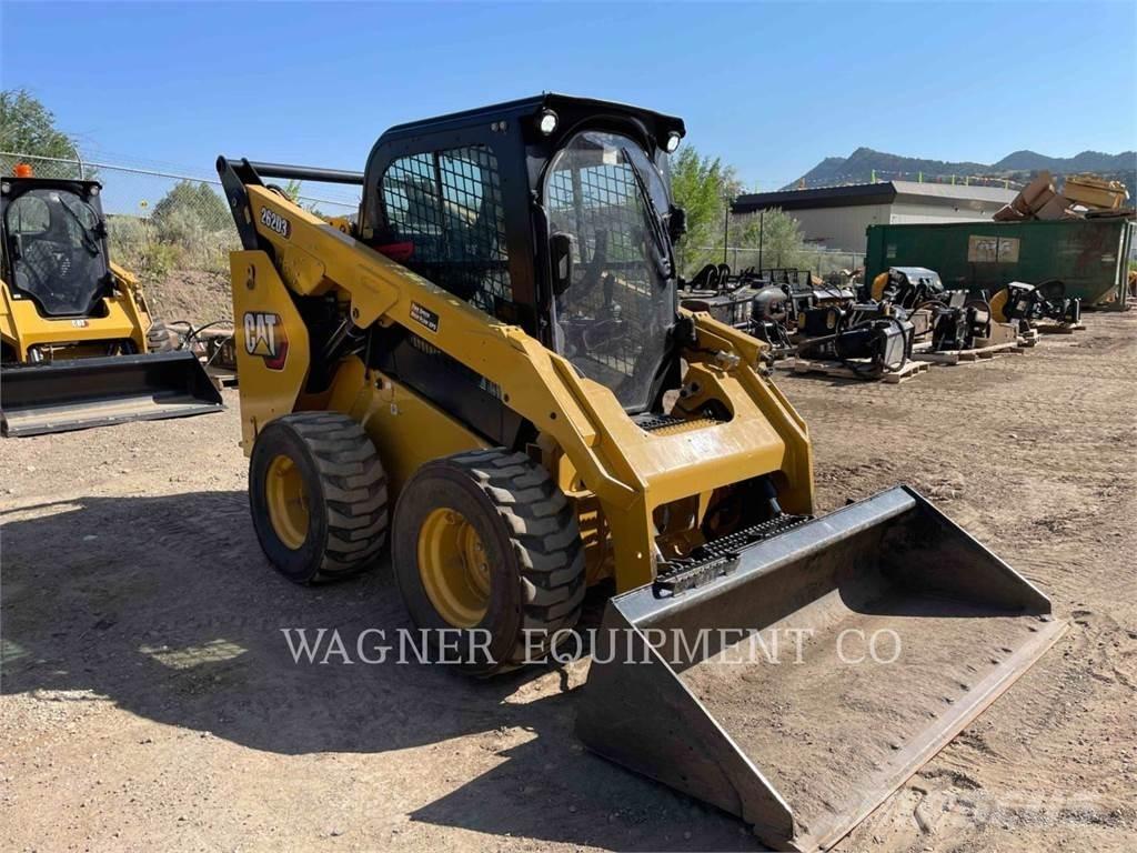 CAT 262D3 HF Мини товарачи
