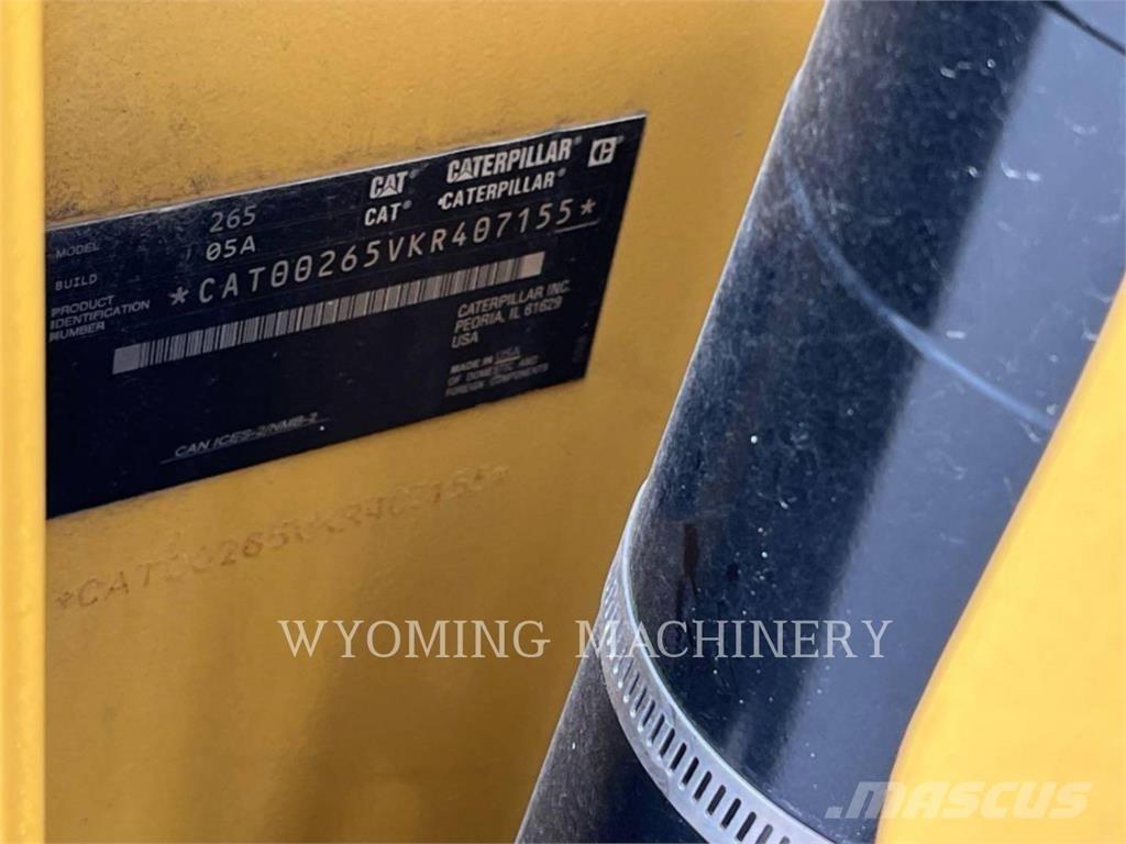 CAT 265 Мини товарачи
