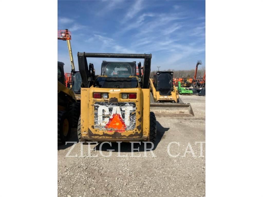CAT 272C Мини товарачи
