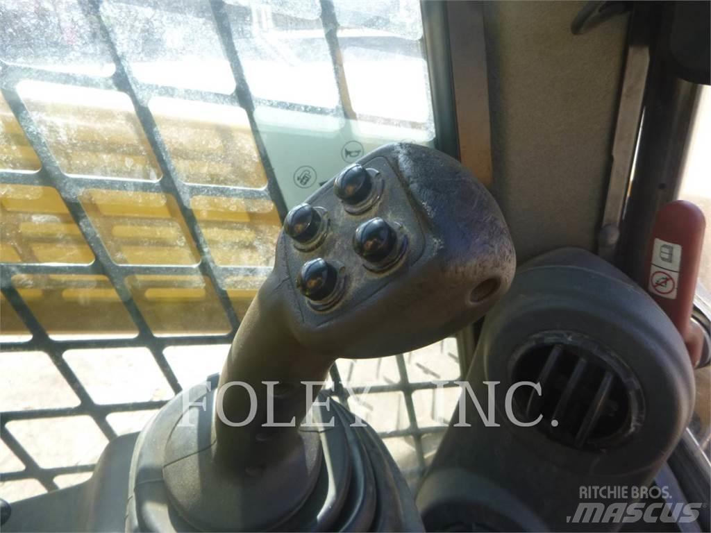 CAT 272D Мини товарачи
