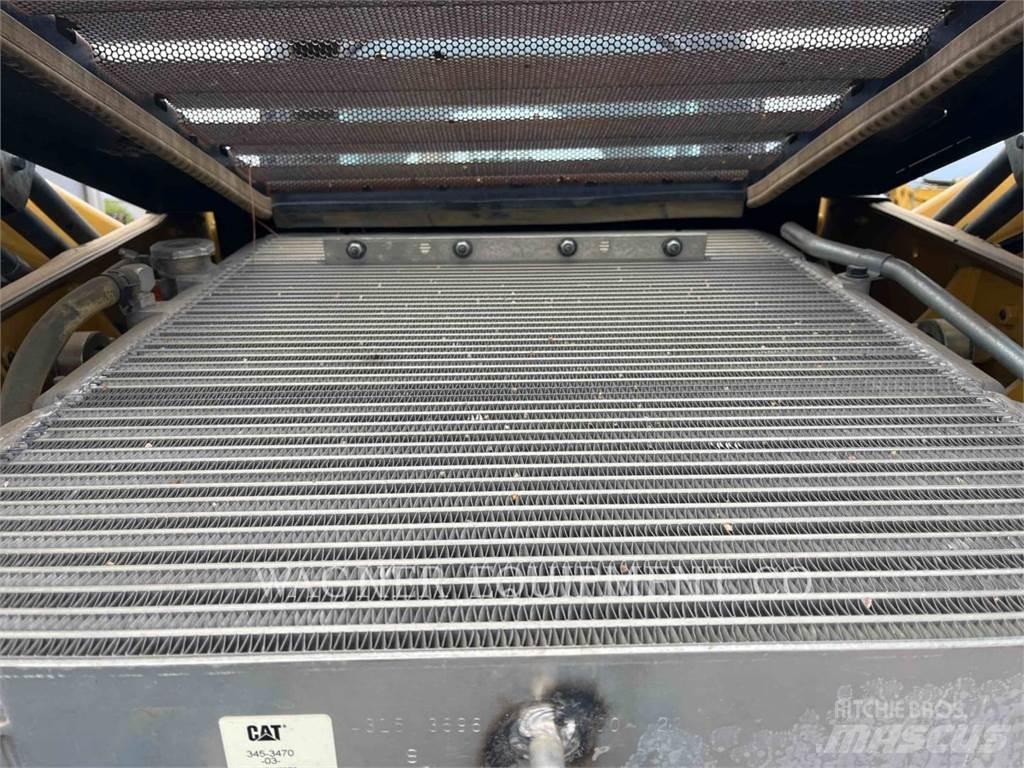 CAT 272D2 Мини товарачи
