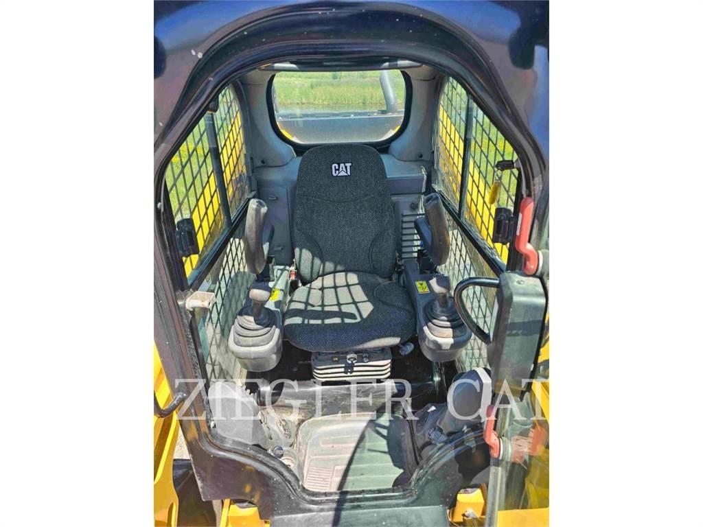 CAT 272D2 Мини товарачи

