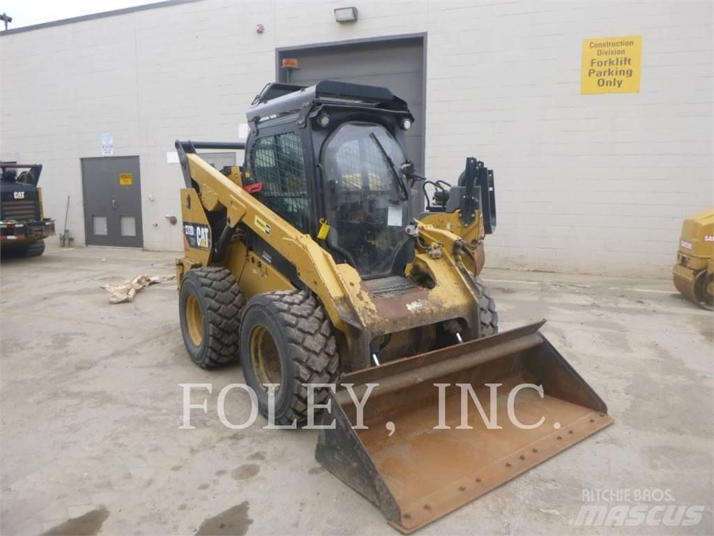 CAT 272D2XHP Мини товарачи
