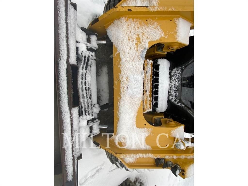 CAT 272D3 Мини товарачи
