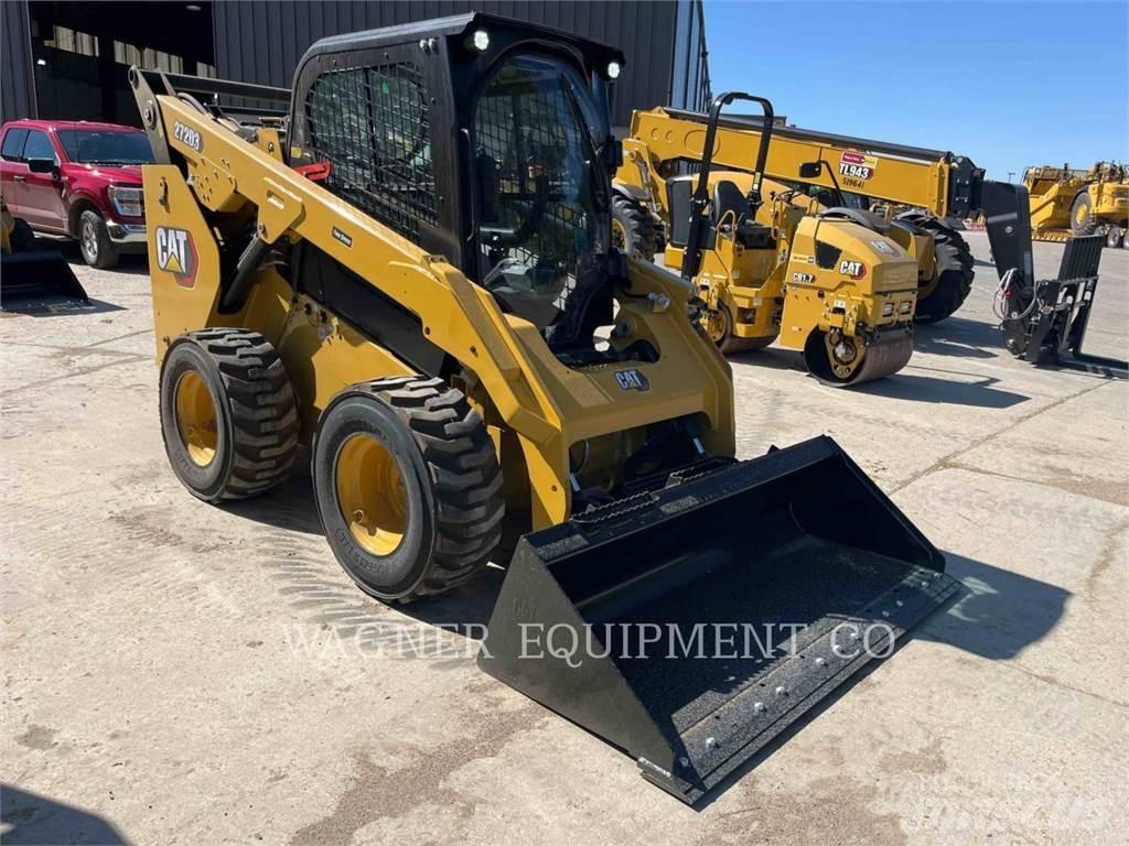 CAT 272D3 Мини товарачи

