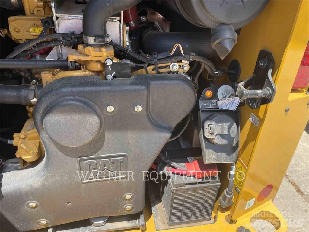 CAT 272D3 Мини товарачи
