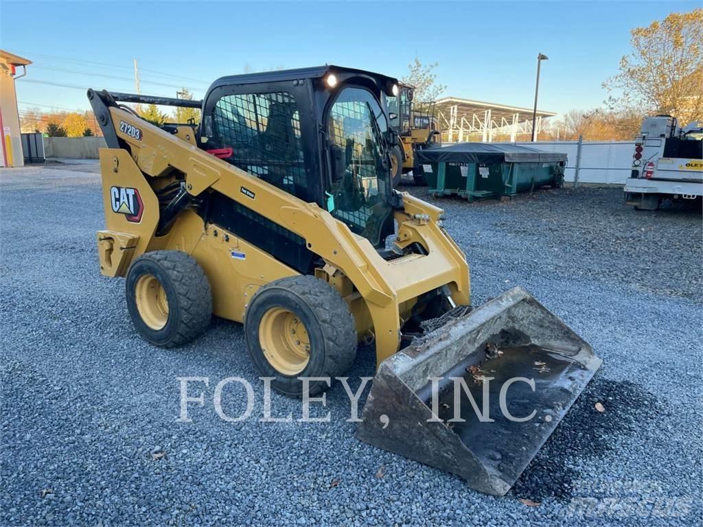 CAT 272D3 Мини товарачи
