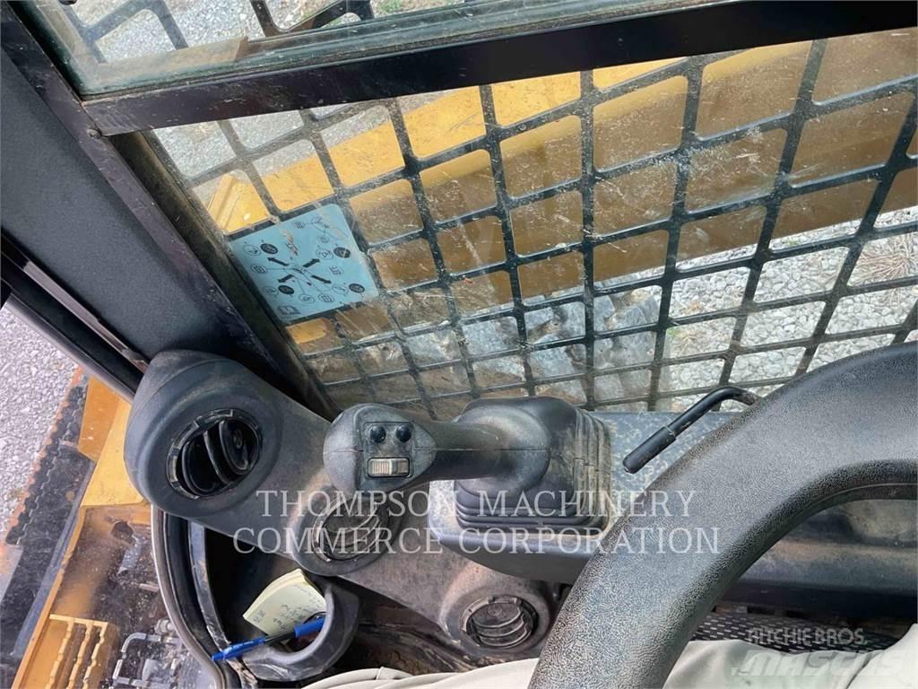 CAT 272D3 Мини товарачи
