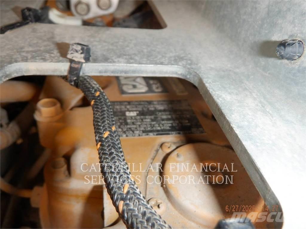 CAT 272D3 Мини товарачи
