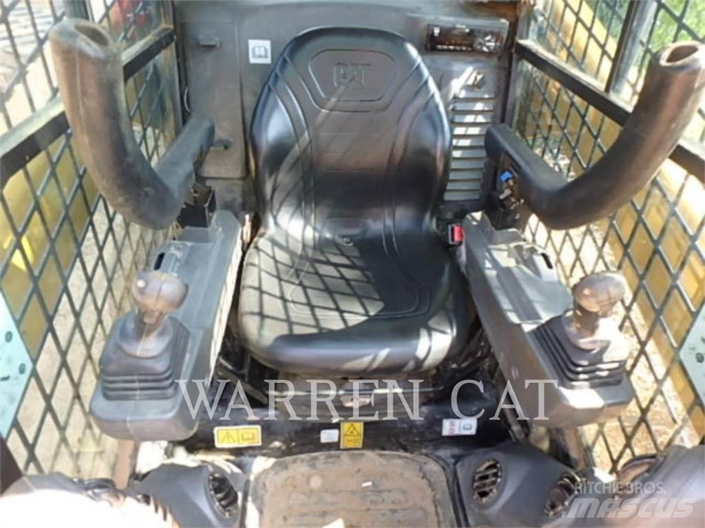 CAT 272D3 C3H1 Мини товарачи
