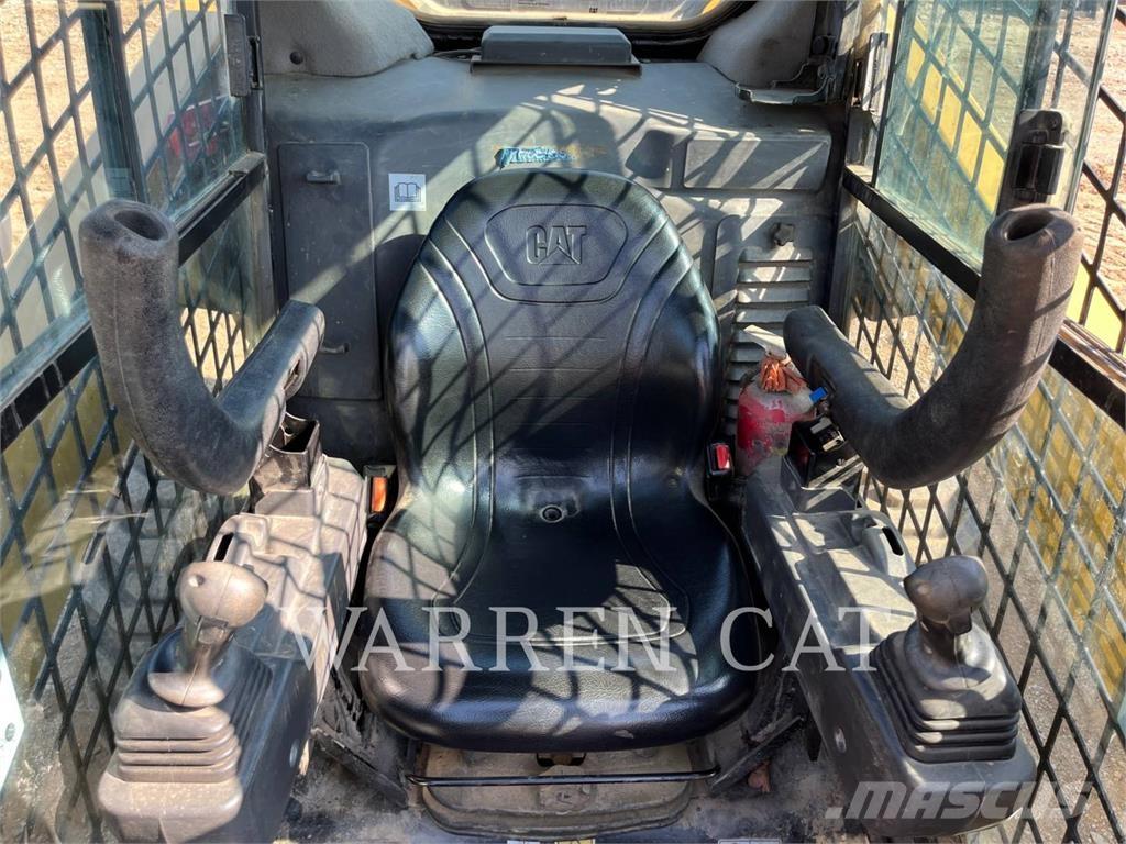 CAT 272D3 C3H1 Мини товарачи
